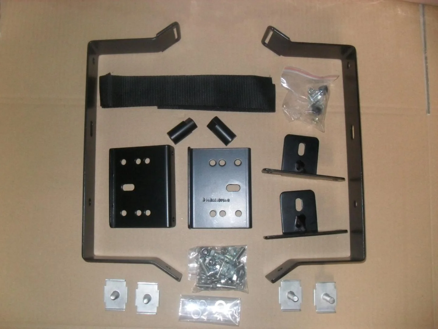 Halter für Auffahrrampe im C-Channel System