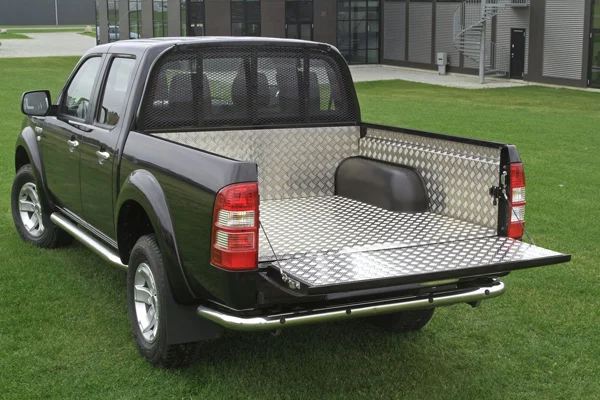 Alu-Laderaumwanne Unterkante mit Kunstoffseitenwand