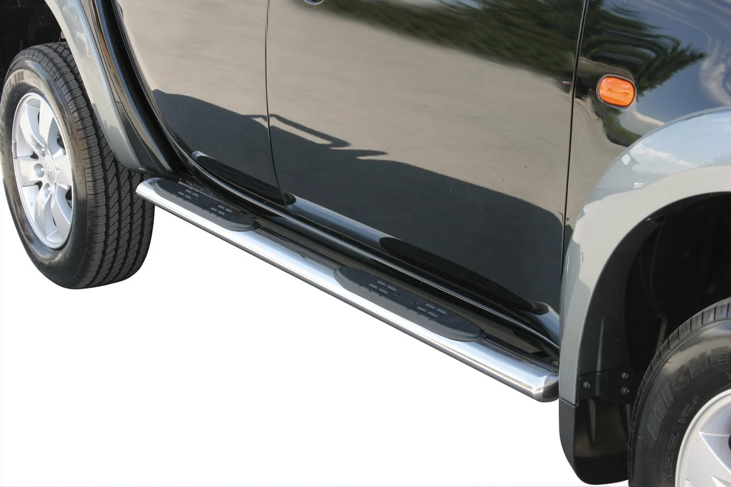 Schwellerrohre oval mit Tritt-Auflage