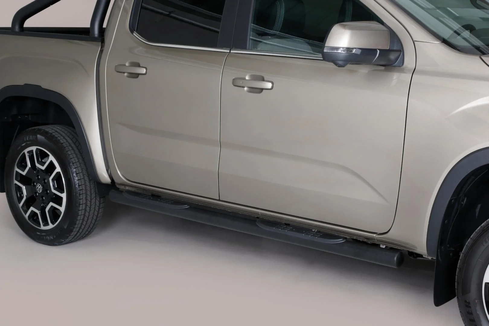 Schwellerrohre rund mit Tritt-Auflage