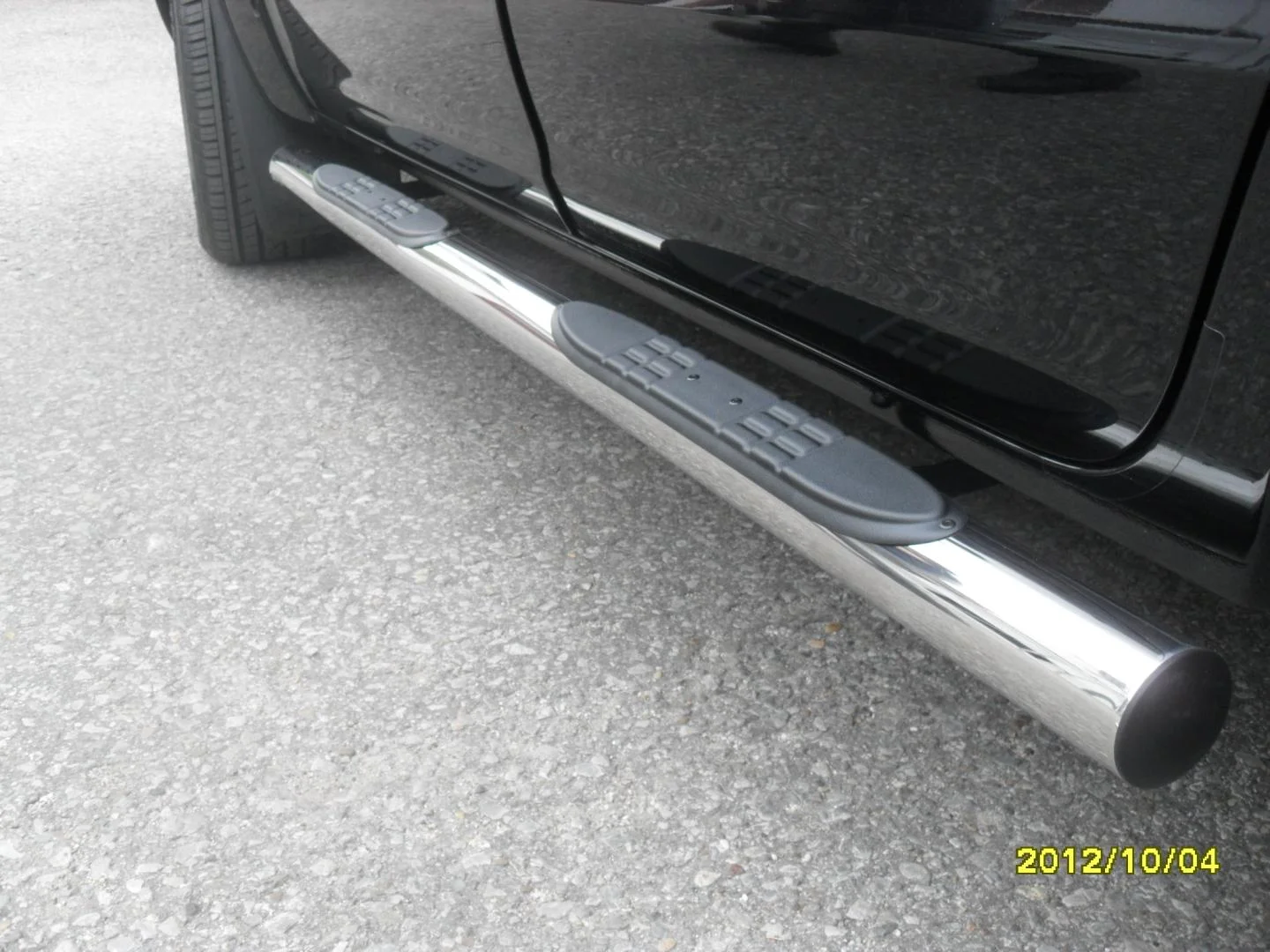 Schwellerrohre rund mit Tritt-Auflage