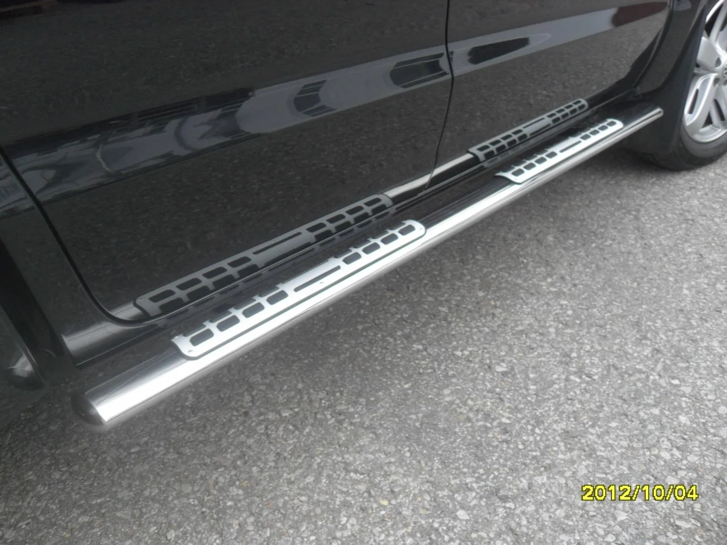 Schwellerrohre Design oval mit Tritt-Auflage