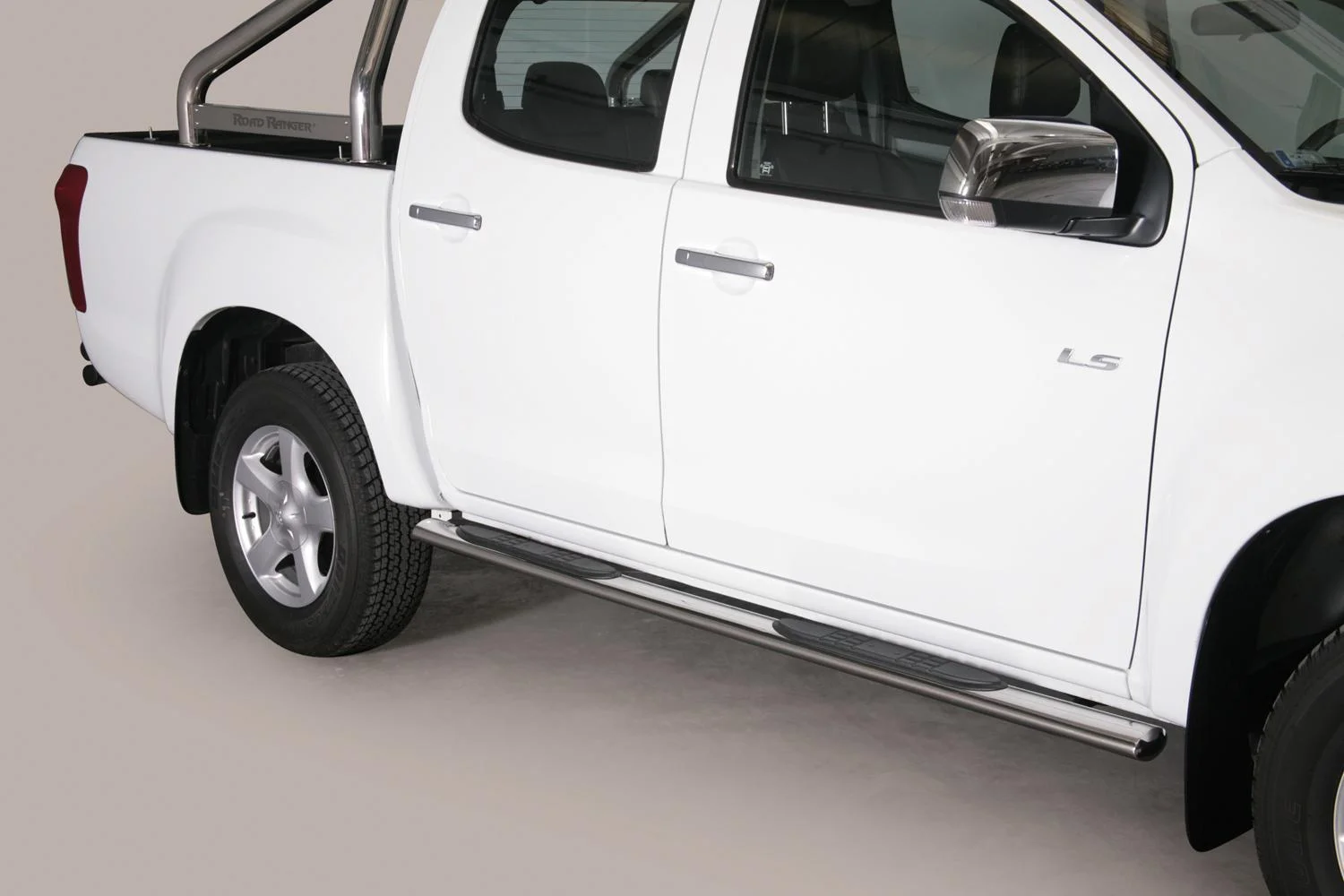 Schwellerrohre oval mit Tritt-Auflage