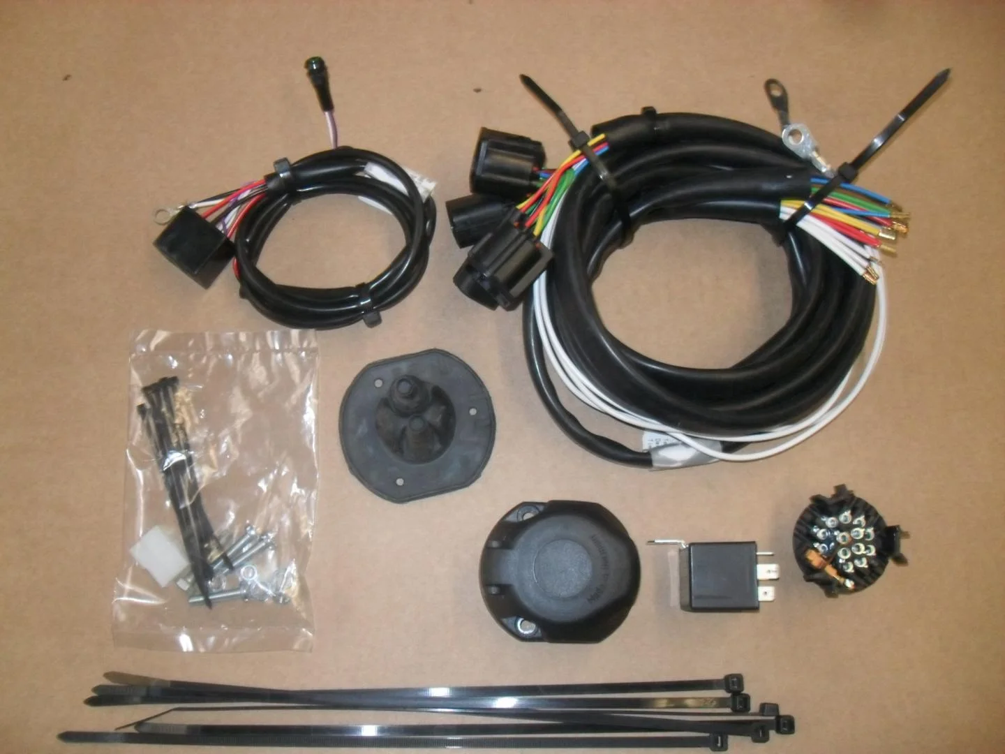 Elektrosatz 13-polig für Ihre Anhängerkupplung